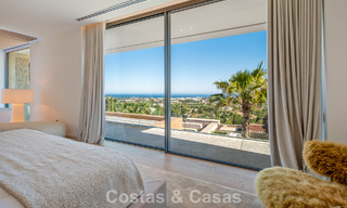 Eersteklas luxevilla met fenomenaal zeezicht te koop, in een afgesloten woonwijk van La Quinta, Marbella - Benahavis 803745 