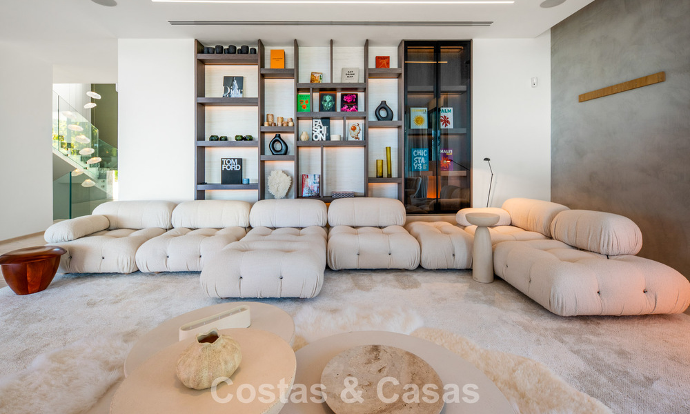Eersteklas luxevilla met fenomenaal zeezicht te koop, in een afgesloten woonwijk van La Quinta, Marbella - Benahavis 803750