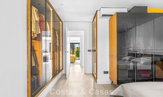 Modern Andalusisch hoekhuis te koop, in een gezochte gated community, eerstelijn Aloha Golf in Nueva Andalucia, Marbella 803764 