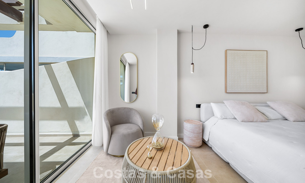 Luxe gerenoveerd appartement met panoramisch uitzicht te koop in Nueva Andalucia, Marbella 804061