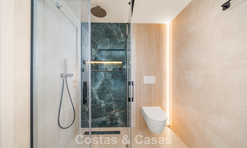 Luxe gerenoveerd appartement met panoramisch uitzicht te koop in Nueva Andalucia, Marbella 804078