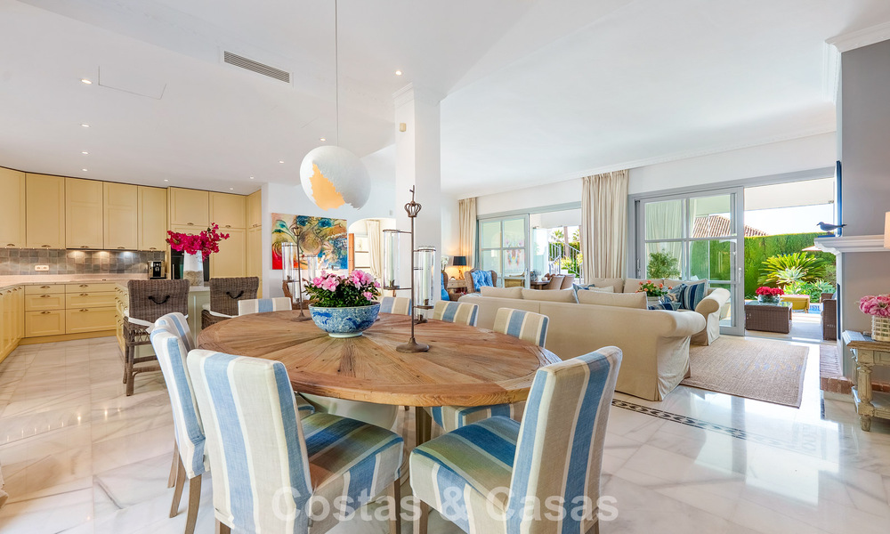 Charmante villa in een Mediterrane stijl te koop in Sierra Blanca op Marbella’s Golden Mile 804016