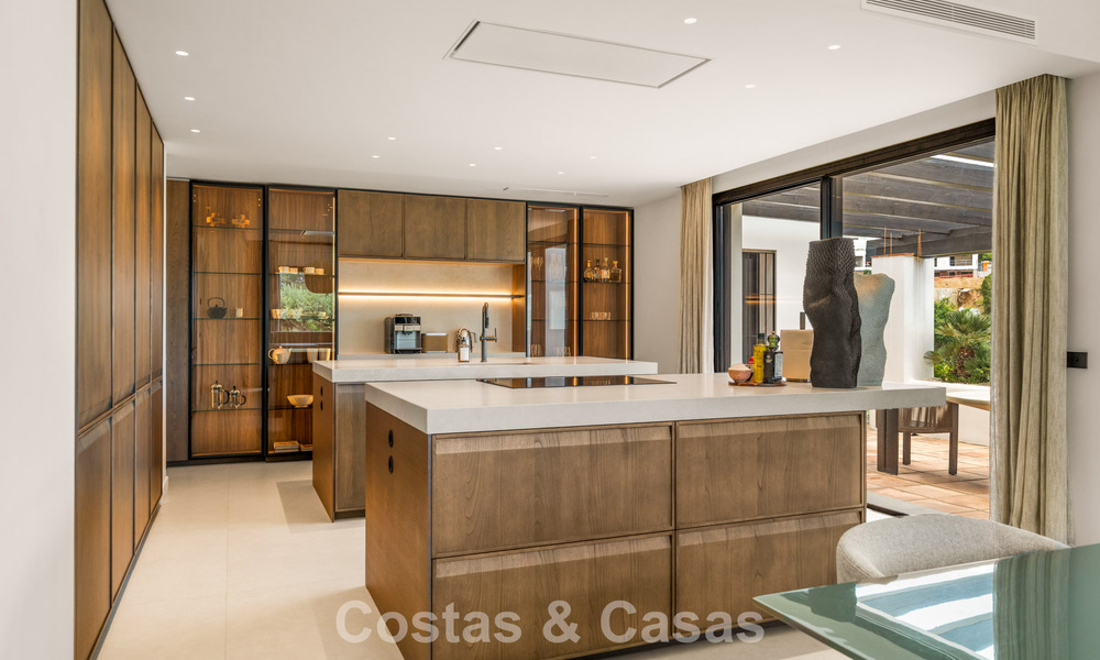 Stijlvol gerenoveerde mediterrane villa te koop in Cascada de Camojan op Marbella’s Golden Mile 804173