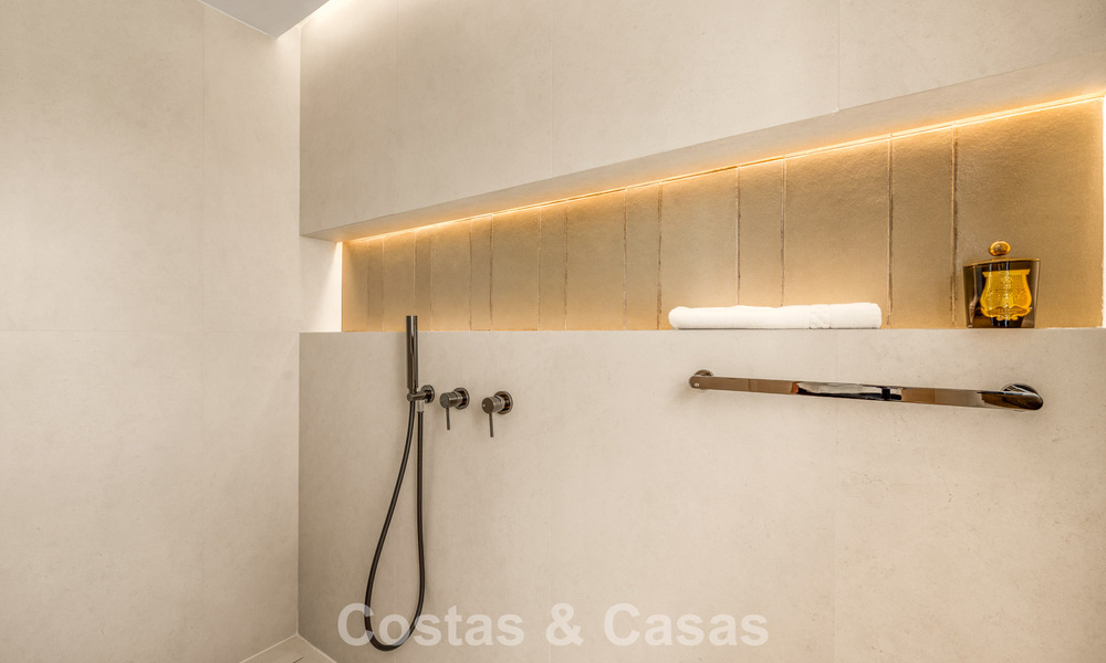 Stijlvol gerenoveerde mediterrane villa te koop in Cascada de Camojan op Marbella’s Golden Mile 804180