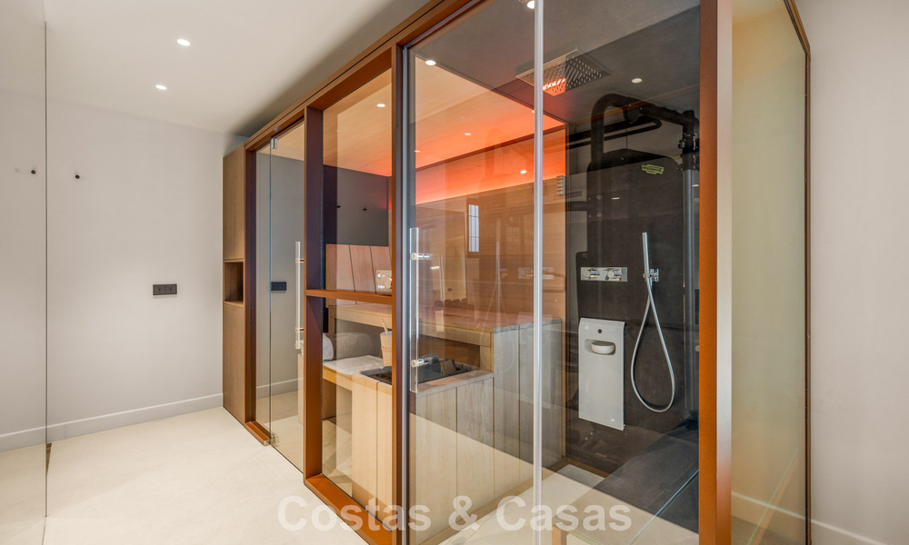 Stijlvol gerenoveerde mediterrane villa te koop in Cascada de Camojan op Marbella’s Golden Mile 804182