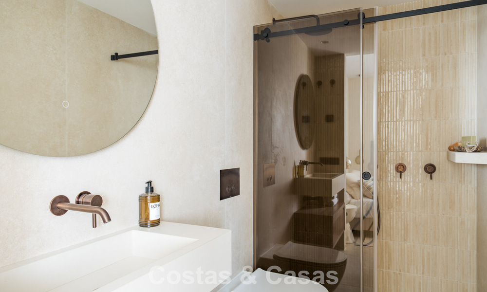 Hoogwaardig gerenoveerd duplex tuinappartement te koop in Nueva Andalucia, Marbella 804201
