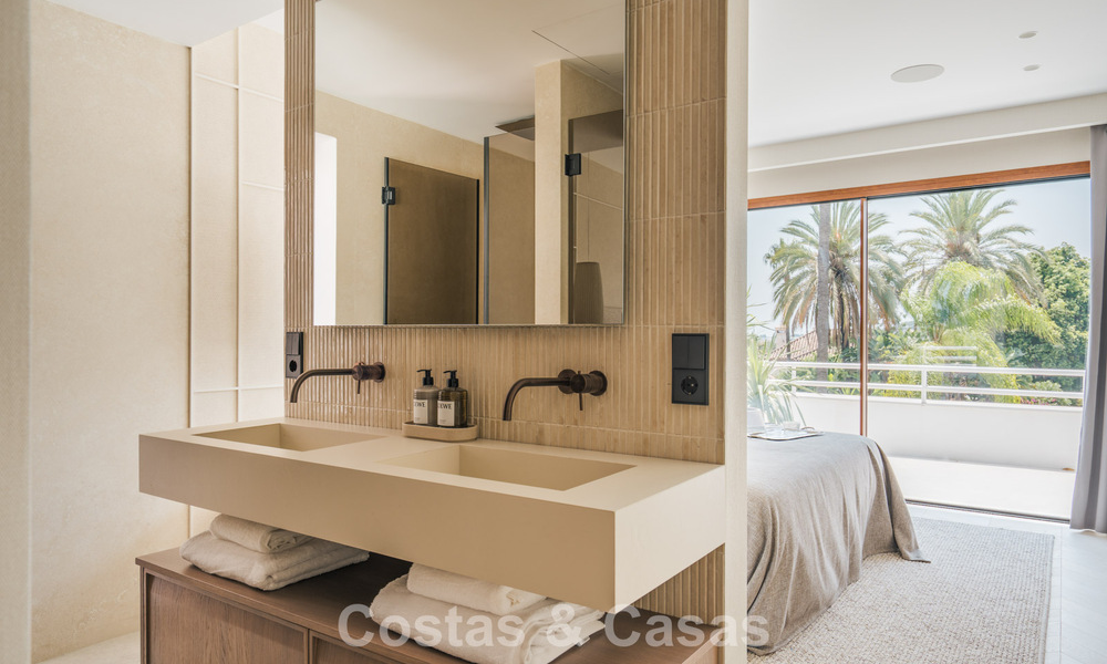 Hoogwaardig gerenoveerd duplex tuinappartement te koop in Nueva Andalucia, Marbella 804218