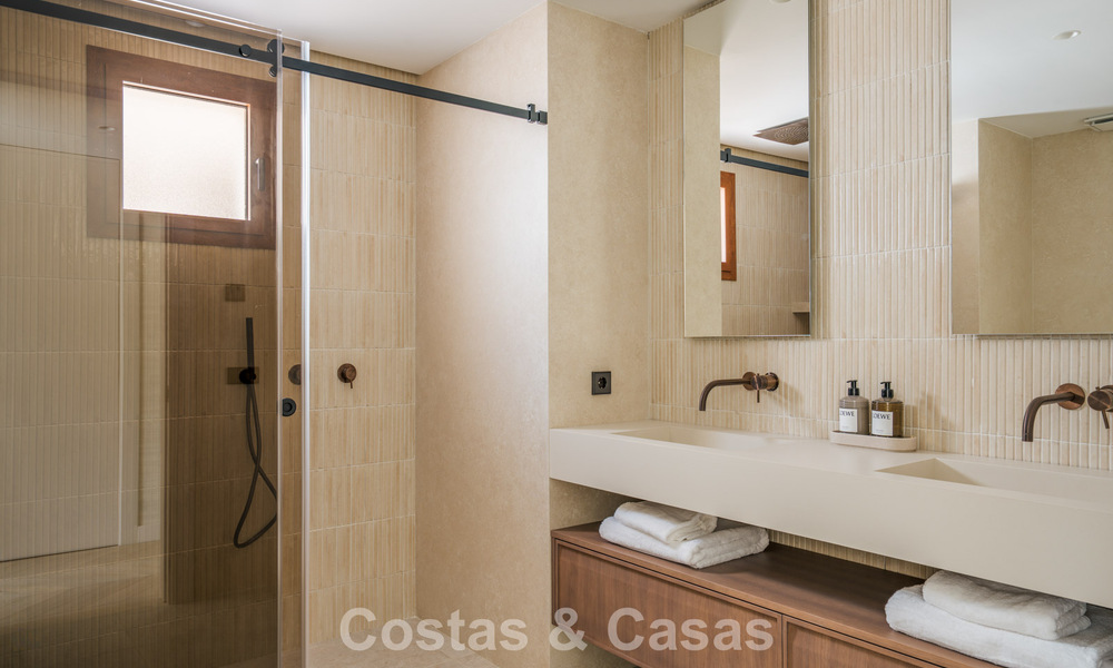 Hoogwaardig gerenoveerd duplex tuinappartement te koop in Nueva Andalucia, Marbella 804225