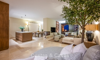 Luxe penthouse met panoramisch zeezicht te koop in La Quinta, Marbella - Benahavis 804289 