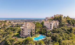 Luxe penthouse met panoramisch zeezicht te koop in La Quinta, Marbella - Benahavis 804291 