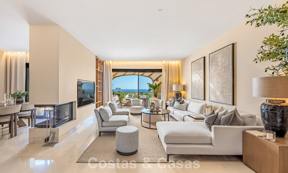 Luxe penthouse met panoramisch zeezicht te koop in La Quinta, Marbella - Benahavis 804296