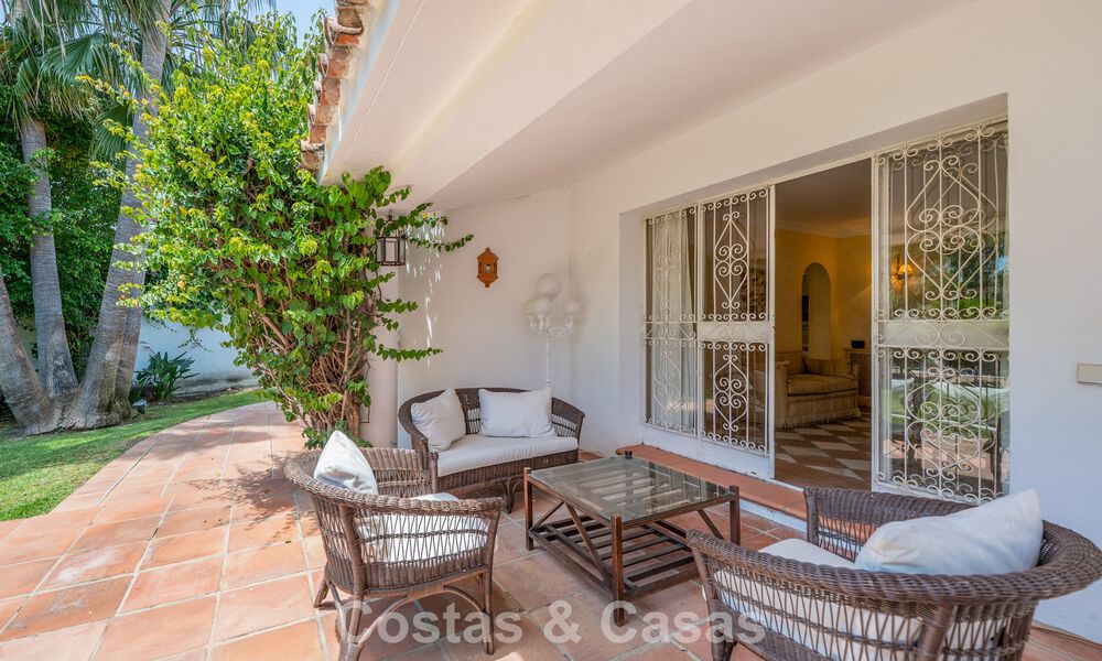 Authentieke mediterrane villa met gastenverblijf te koop vlak bij het strand in San Pedro Playa, Marbella 804331
