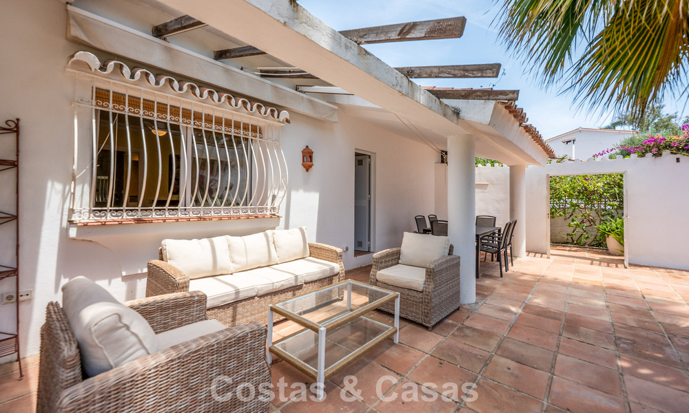 Authentieke mediterrane villa met gastenverblijf te koop vlak bij het strand in San Pedro Playa, Marbella 804332