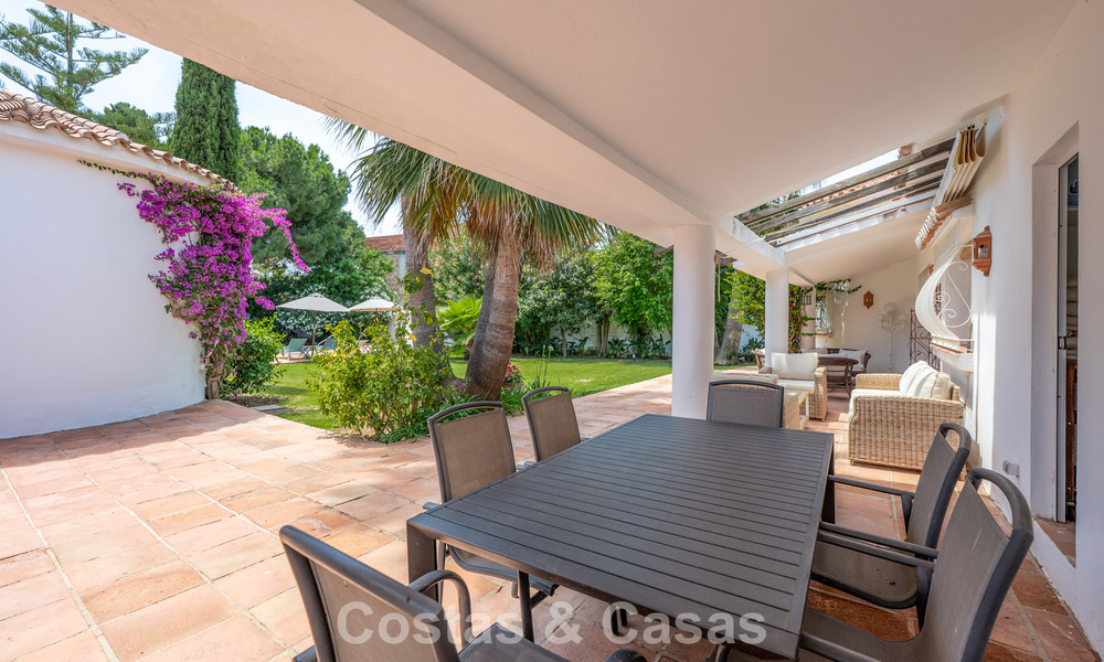 Authentieke mediterrane villa met gastenverblijf te koop vlak bij het strand in San Pedro Playa, Marbella 804333