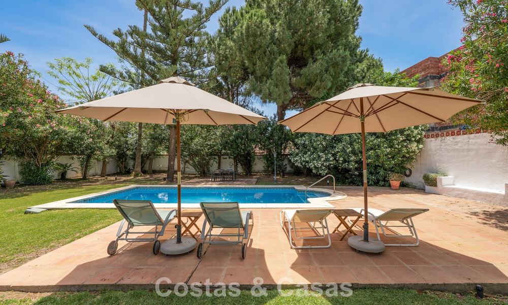 Authentieke mediterrane villa met gastenverblijf te koop vlak bij het strand in San Pedro Playa, Marbella 804339