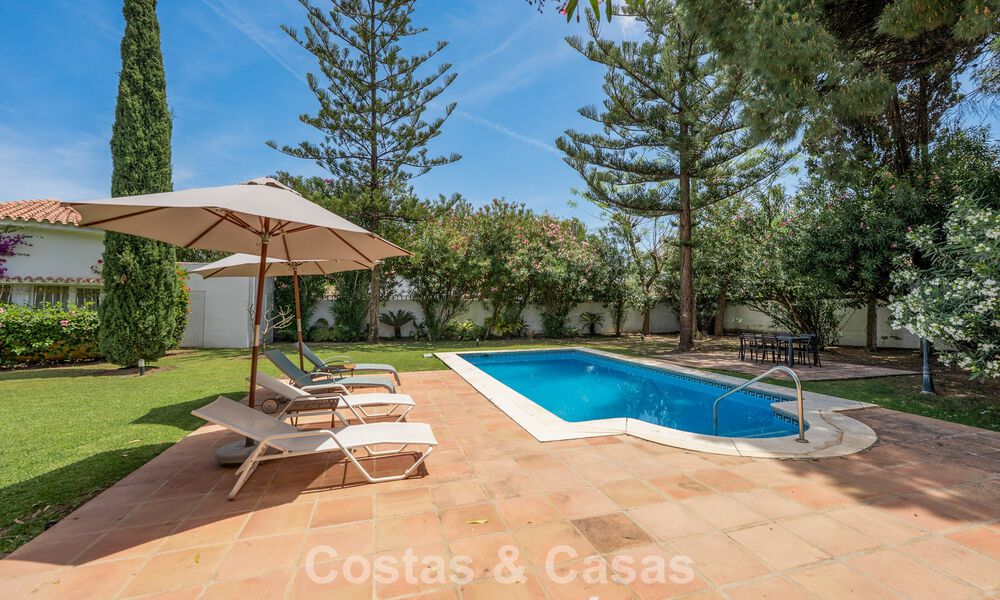 Authentieke mediterrane villa met gastenverblijf te koop vlak bij het strand in San Pedro Playa, Marbella 804340