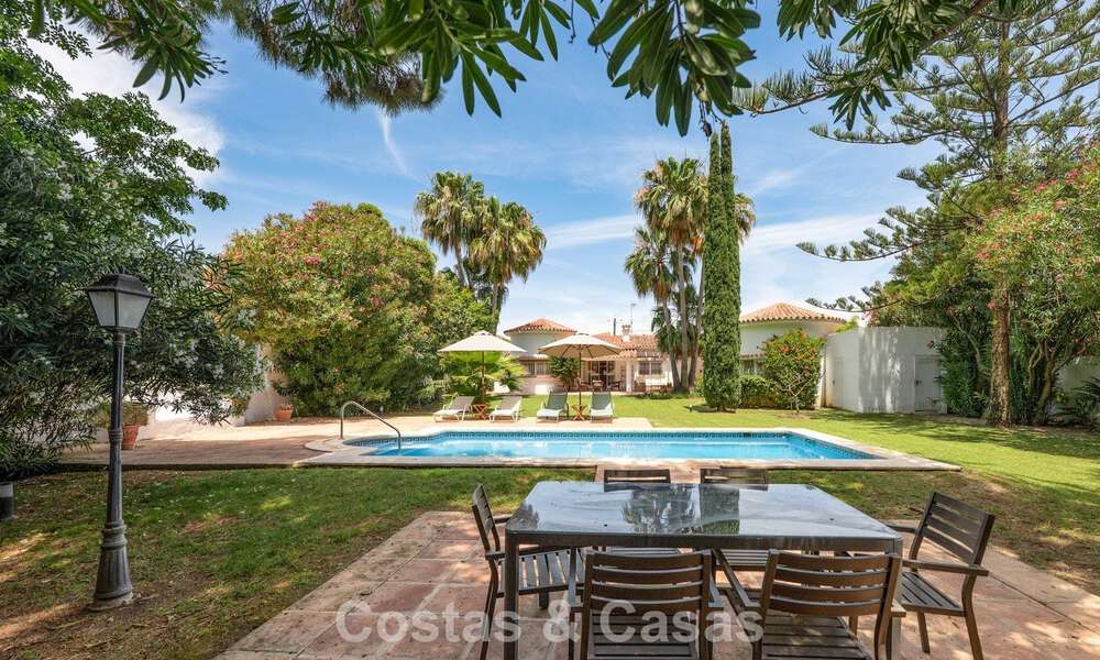 Authentieke mediterrane villa met gastenverblijf te koop vlak bij het strand in San Pedro Playa, Marbella 804341