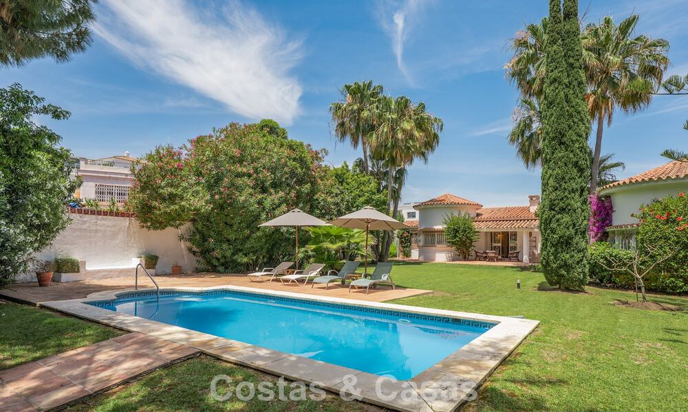 Authentieke mediterrane villa met gastenverblijf te koop vlak bij het strand in San Pedro Playa, Marbella 804343