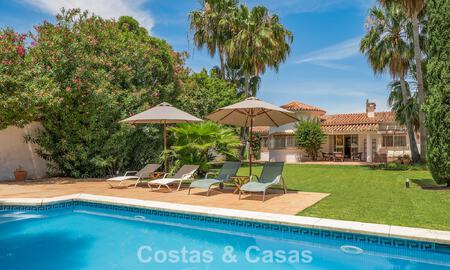 Authentieke mediterrane villa met gastenverblijf te koop vlak bij het strand in San Pedro Playa, Marbella 804344