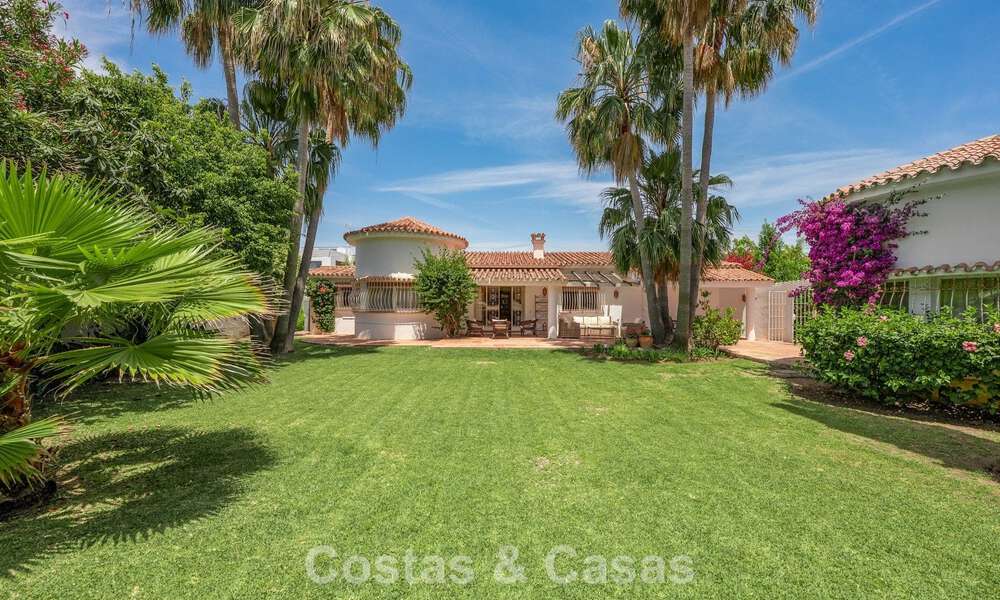 Authentieke mediterrane villa met gastenverblijf te koop vlak bij het strand in San Pedro Playa, Marbella 804346