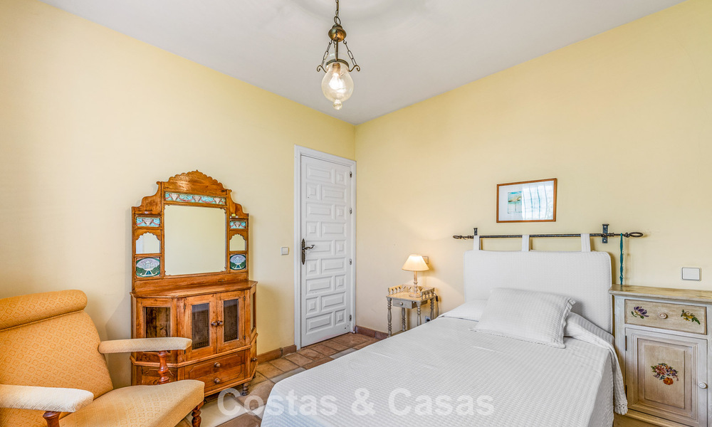 Authentieke mediterrane villa met gastenverblijf te koop vlak bij het strand in San Pedro Playa, Marbella 804354