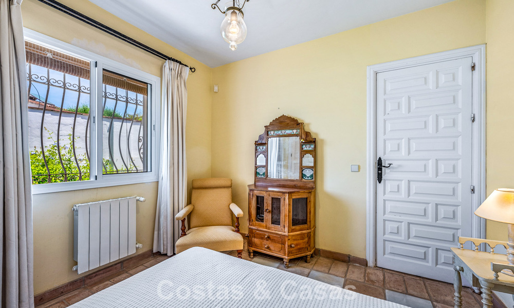 Authentieke mediterrane villa met gastenverblijf te koop vlak bij het strand in San Pedro Playa, Marbella 804355