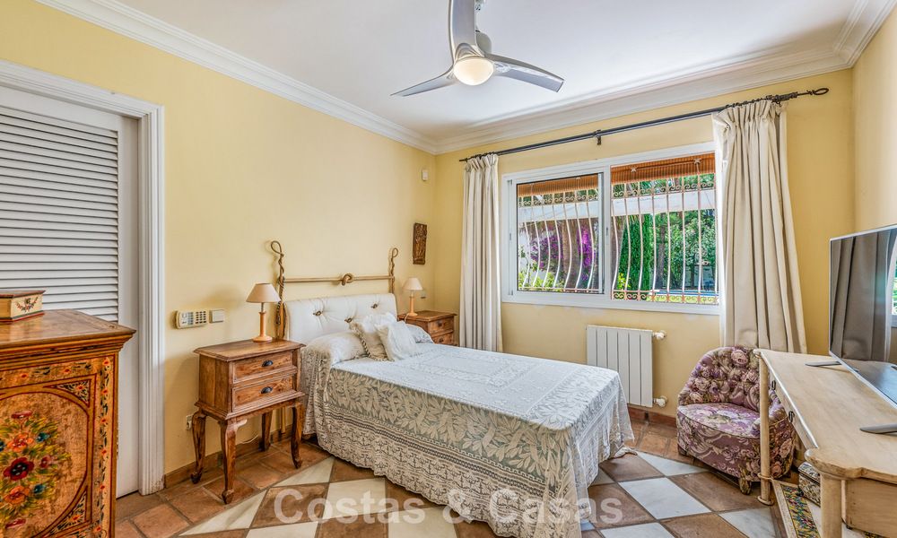 Authentieke mediterrane villa met gastenverblijf te koop vlak bij het strand in San Pedro Playa, Marbella 804357