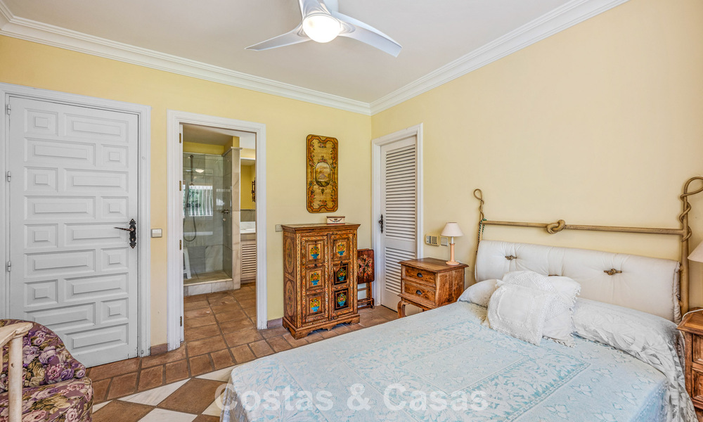 Authentieke mediterrane villa met gastenverblijf te koop vlak bij het strand in San Pedro Playa, Marbella 804359