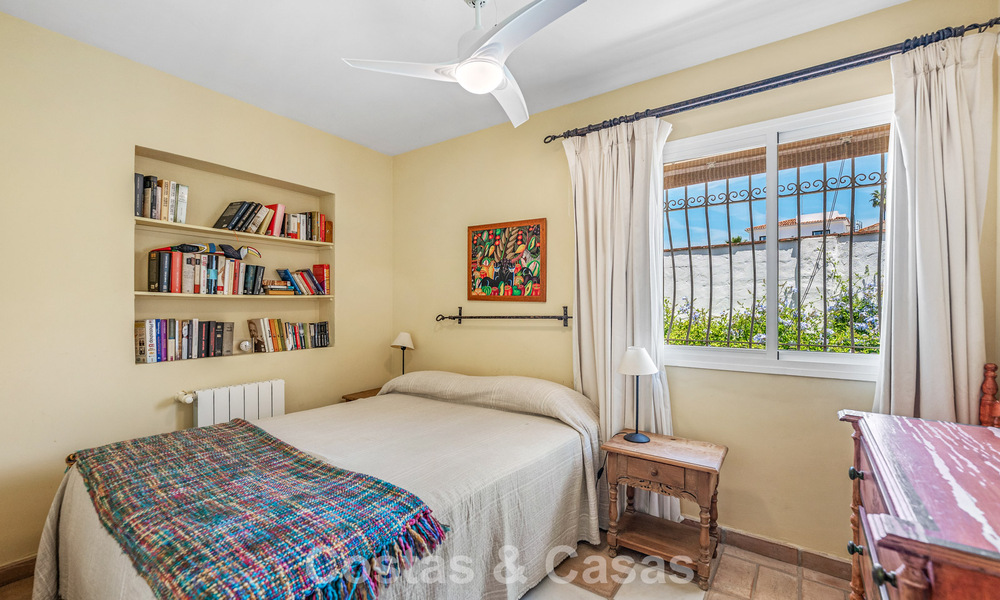 Authentieke mediterrane villa met gastenverblijf te koop vlak bij het strand in San Pedro Playa, Marbella 804360