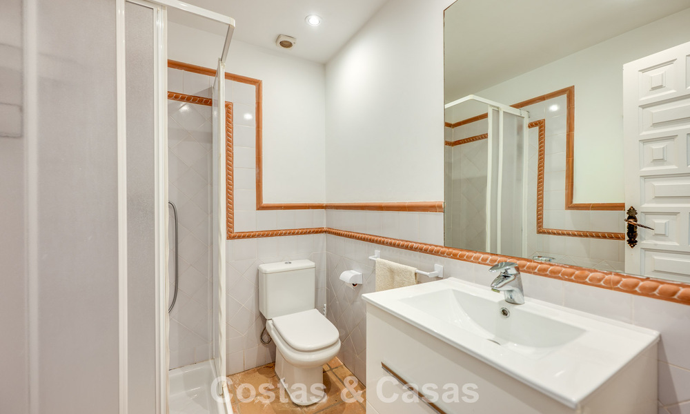 Authentieke mediterrane villa met gastenverblijf te koop vlak bij het strand in San Pedro Playa, Marbella 804362