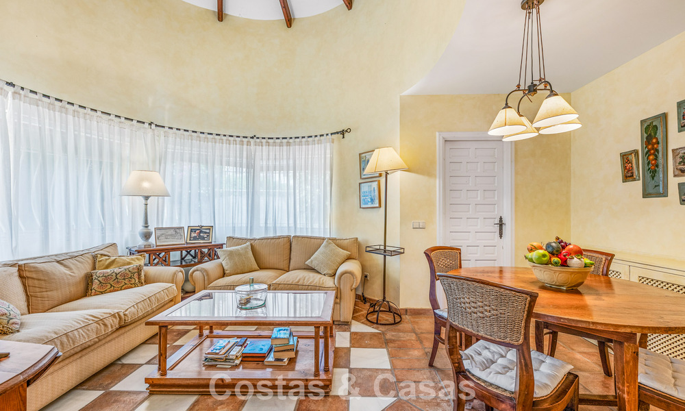 Authentieke mediterrane villa met gastenverblijf te koop vlak bij het strand in San Pedro Playa, Marbella 804371