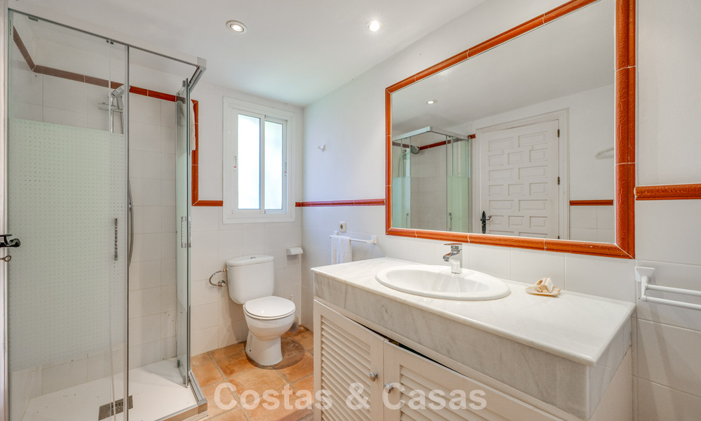Authentieke mediterrane villa met gastenverblijf te koop vlak bij het strand in San Pedro Playa, Marbella 804375