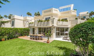 Luxueus totaal gerenoveerde halfvrijstaande woning, eerstelijns golf te koop in La Quinta, Marbella - Benahavis 804478 