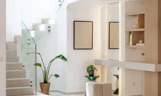 Luxueus totaal gerenoveerde halfvrijstaande woning, eerstelijns golf te koop in La Quinta, Marbella - Benahavis 804491 
