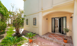 Luxueus totaal gerenoveerde halfvrijstaande woning, eerstelijns golf te koop in La Quinta, Marbella - Benahavis 804492 