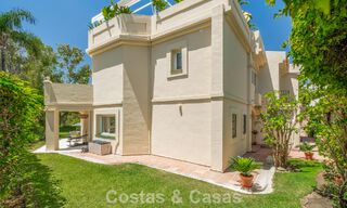Luxueus totaal gerenoveerde halfvrijstaande woning, eerstelijns golf te koop in La Quinta, Marbella - Benahavis 804493 