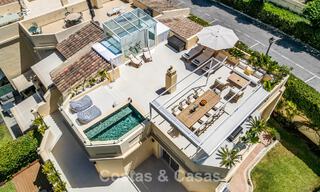 Luxueus totaal gerenoveerde halfvrijstaande woning, eerstelijns golf te koop in La Quinta, Marbella - Benahavis 804507 