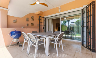 Gelijkvloers appartement met privétuin te koop op een steenworp van het strand op de New Golden Mile tussen Marbella en Estepona 804509 