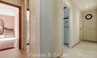 Gelijkvloers appartement met privétuin te koop op een steenworp van het strand op de New Golden Mile tussen Marbella en Estepona 804522 