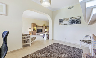 Gelijkvloers appartement met privétuin te koop op een steenworp van het strand op de New Golden Mile tussen Marbella en Estepona 804532 