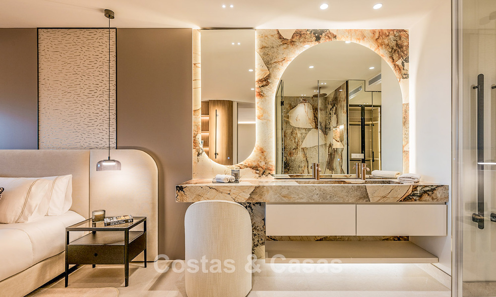 Eigentijds gerenoveerd appartement met open zeezicht te koop op de New Golden Mile, tussen Marbella en Estepona 804703