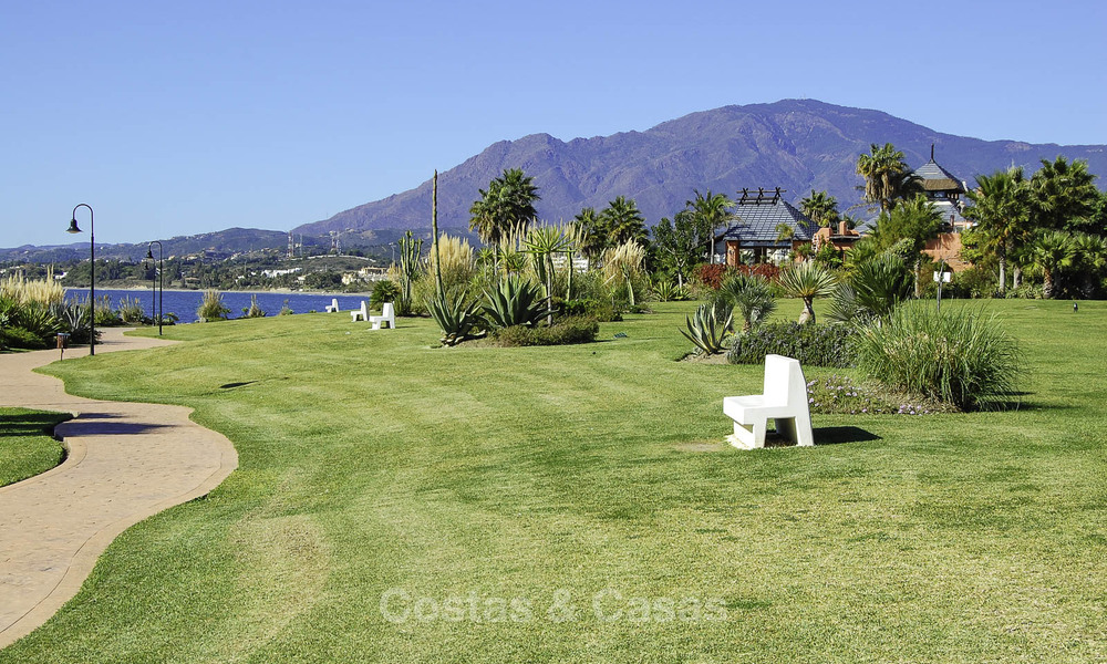 Eigentijds gerenoveerd appartement met open zeezicht te koop op de New Golden Mile, tussen Marbella en Estepona 804882