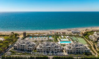 Verfijnd designappartement met zeezicht in een modern strandcomplex op de New Golden Mile, Marbella - Estepona 804707 