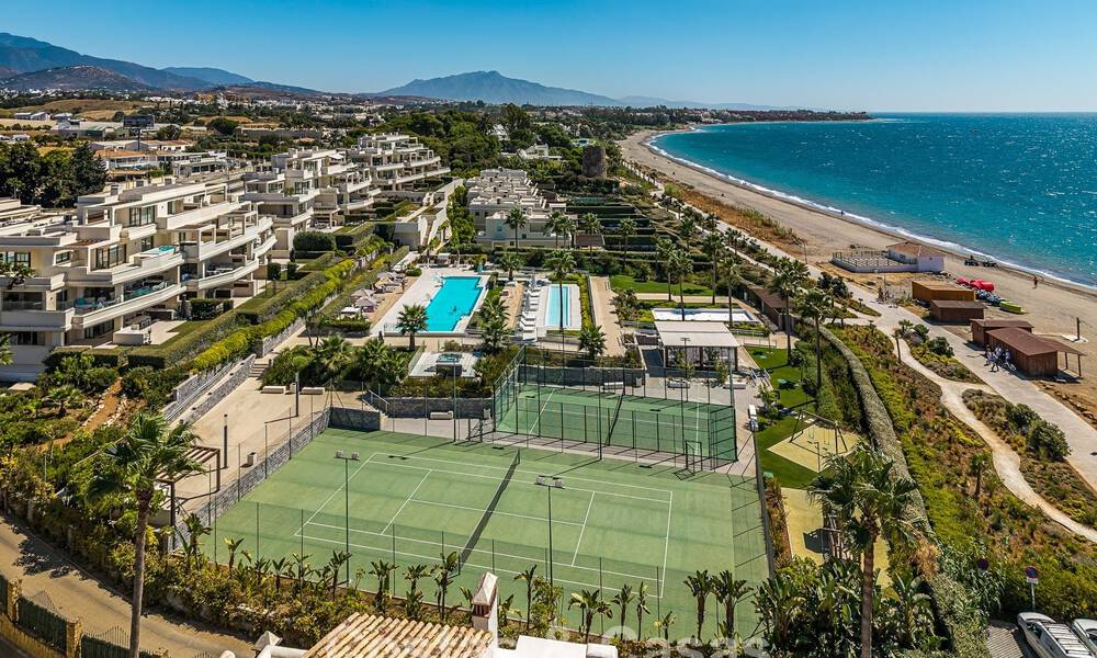 Verfijnd designappartement met zeezicht in een modern strandcomplex op de New Golden Mile, Marbella - Estepona 804708