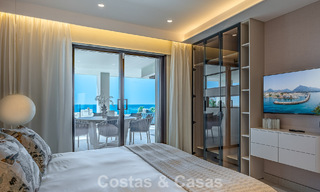 Verfijnd designappartement met zeezicht in een modern strandcomplex op de New Golden Mile, Marbella - Estepona 804714 