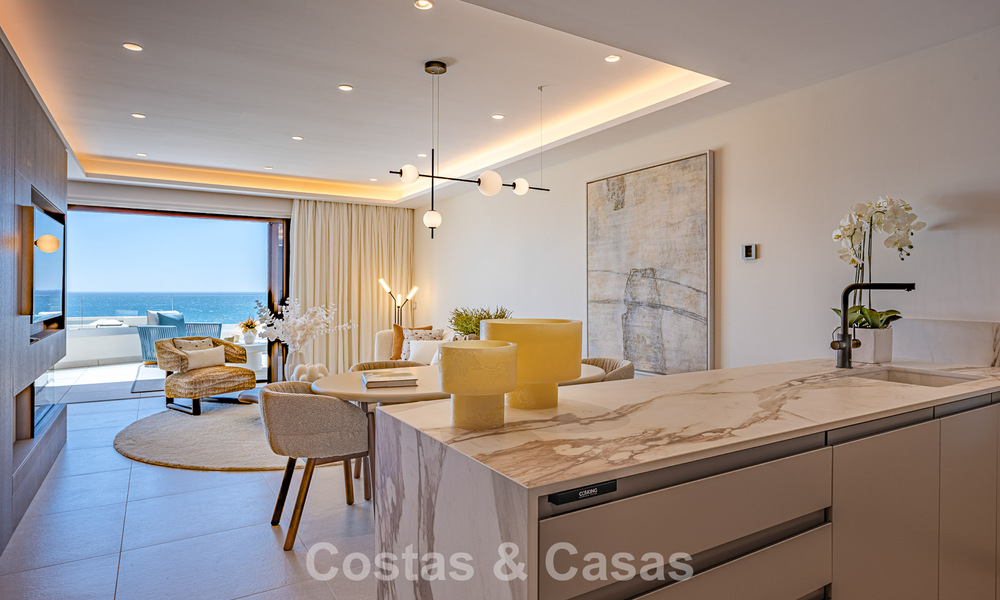 Verfijnd designappartement met zeezicht in een modern strandcomplex op de New Golden Mile, Marbella - Estepona 804721