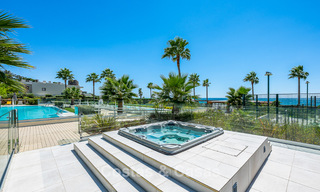 Verfijnd designappartement met zeezicht in een modern strandcomplex op de New Golden Mile, Marbella - Estepona 804726 
