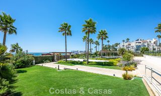 Verfijnd designappartement met zeezicht in een modern strandcomplex op de New Golden Mile, Marbella - Estepona 804728 