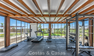 Verfijnd designappartement met zeezicht in een modern strandcomplex op de New Golden Mile, Marbella - Estepona 804729 