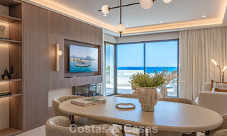 Verfijnd designappartement met zeezicht in een modern strandcomplex op de New Golden Mile, Marbella - Estepona 804733 